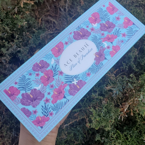 Ace Beauté Slice of Paradise Rainbow Eyeshadow palette - Picture 2 of 2